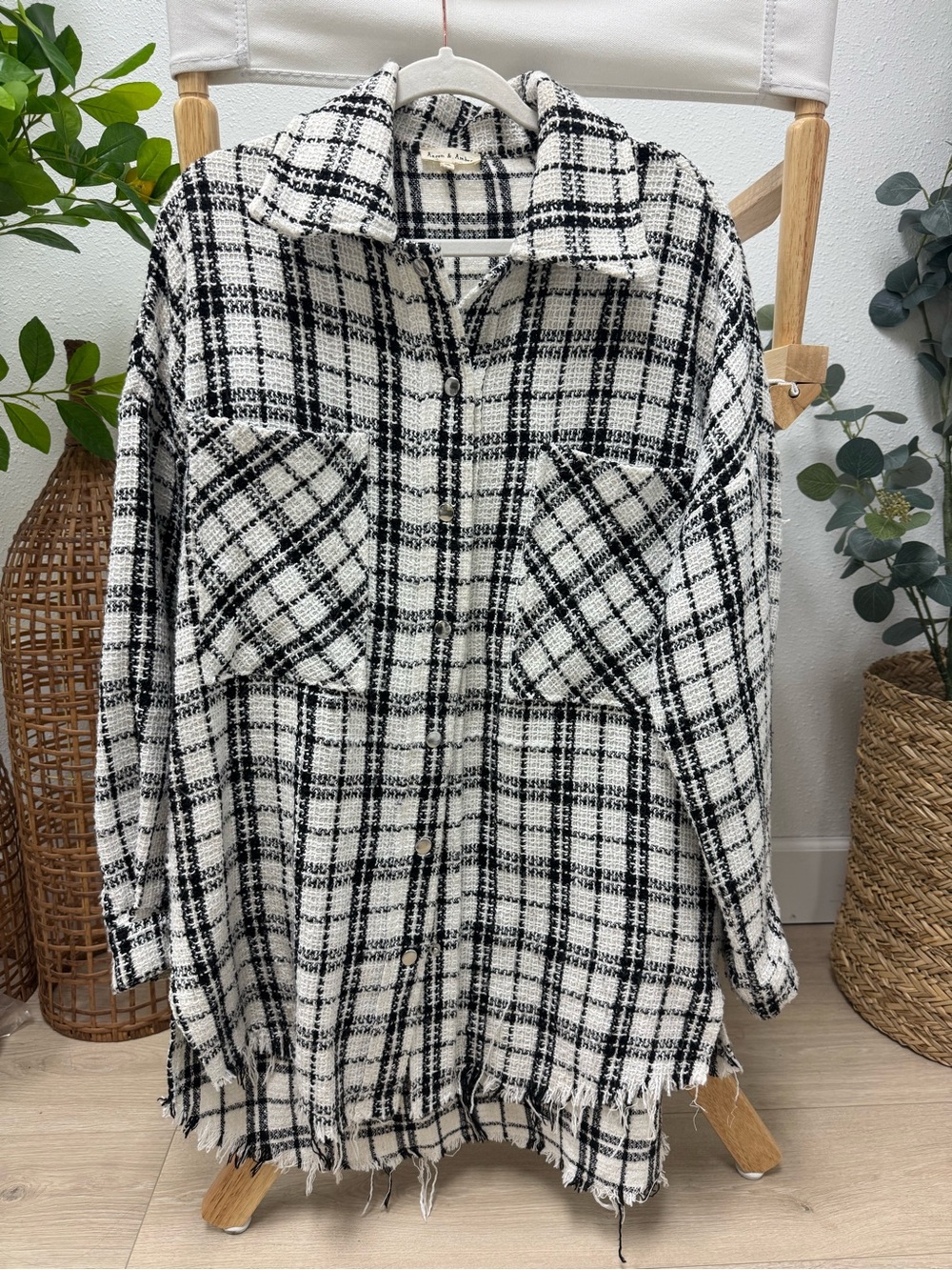 Aaron & Amber Plaid Tweed Shacket Women’s M Black White Oversized Raw Hem